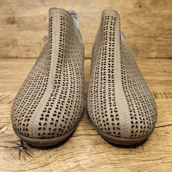 Abeo Nevis Tan Perforated Leather stretch Ankle Bootie boot size 7.5 Womens - Picture 5 of 11